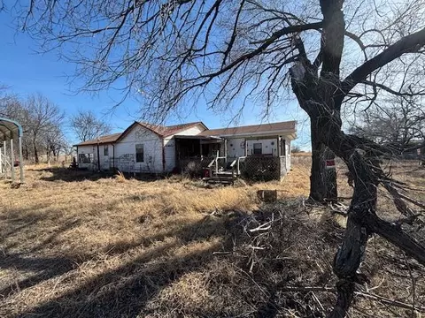 23560 E County Road 1595 Rd, Elmore City, OK 73433