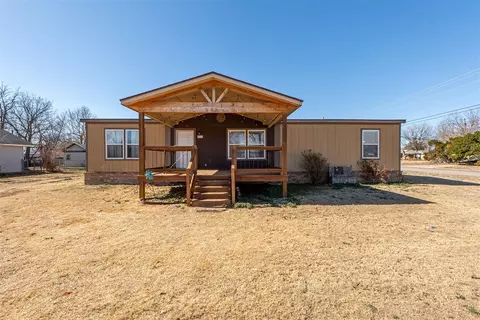 420 N College St, Cordell, OK 73632