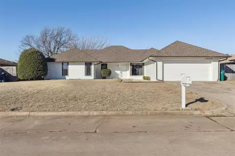 12513 Springwood Dr, Oklahoma City, OK 73120