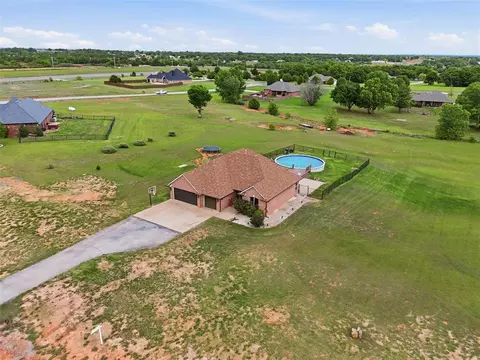 1700 Sandpiper Dr, Blanchard, OK 73010