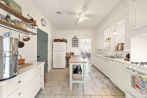 Kitchen - 1123 E Oklahoma Ave, Guthrie, OK 73044 photo 3 of 3