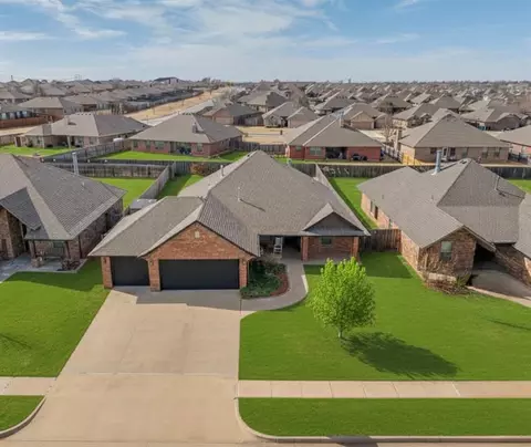 709 Redvine Rd, Yukon, OK 73099
