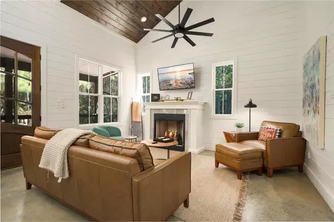 Living - 37 Alder Trl, Broken Bow, OK 74728 photo 3 of 3