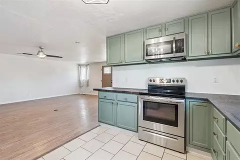 911 N Pesotum Ave, Shawnee, OK 74801