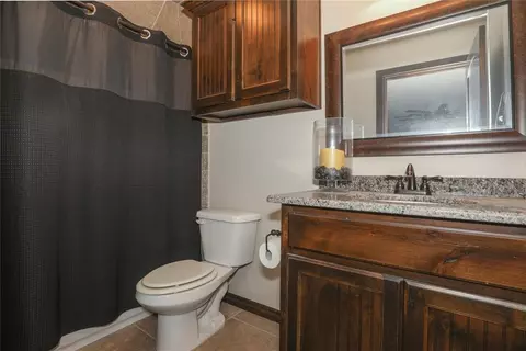 Bath - 1663 NW 35th Ter, Newcastle, OK 73065 photo 5 of 8
