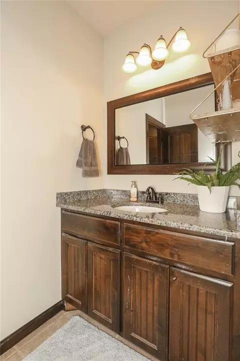 Bath - 1663 NW 35th Ter, Newcastle, OK 73065 photo 8 of 8