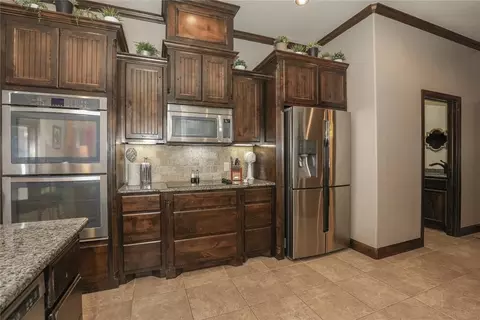 Kitchen - 1663 NW 35th Ter, Newcastle, OK 73065 photo 3 of 5