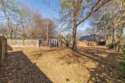 Exterior - 409 W Daws St, Norman, OK 73069 photo 10 of 12