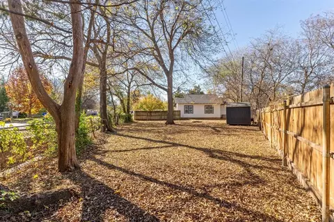 Exterior - 409 W Daws St, Norman, OK 73069 photo 11 of 12