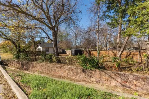 Exterior - 409 W Daws St, Norman, OK 73069 photo 3 of 12