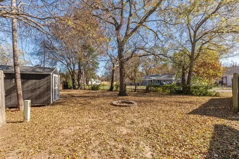 Exterior - 409 W Daws St, Norman, OK 73069 photo 9 of 12