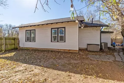 Exterior - 409 W Daws St, Norman, OK 73069 photo 8 of 12