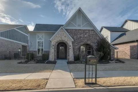 1909 Plaza District Dr, Edmond, OK 73034