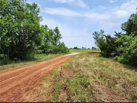 915 Bell Ln, Blanchard, OK 73010