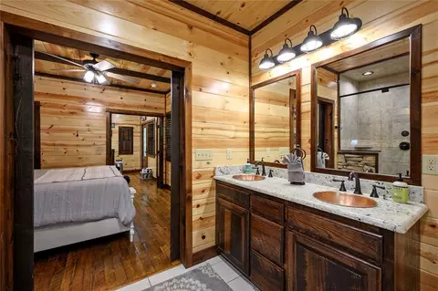 Bath - 83 Davis Trl, Broken Bow, OK 74728 photo 2 of 6