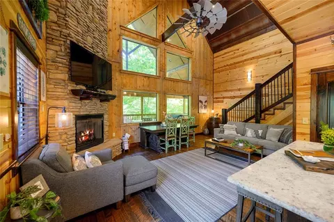 Living - 83 Davis Trl, Broken Bow, OK 74728 photo 1 of 4