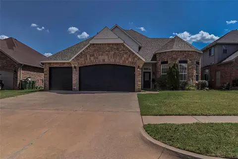 1016 Erinova Dr, Yukon, OK 73099