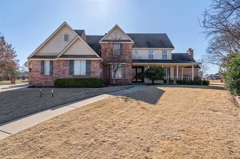 1308 Burnham Ct, Edmond, OK 73025