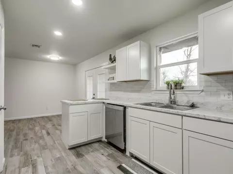 Kitchen - 141 Folsom Dr, Mcloud, OK 74851 photo 2 of 5
