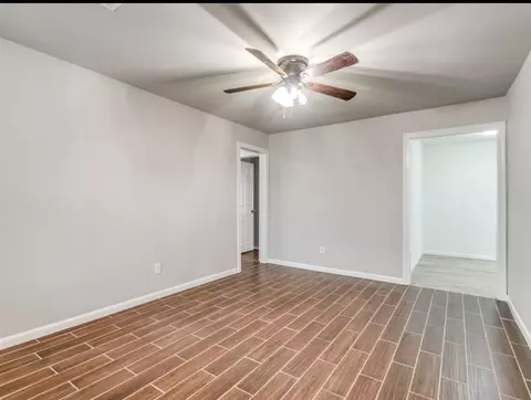Living - 141 Folsom Dr, Mcloud, OK 74851 photo 4 of 4