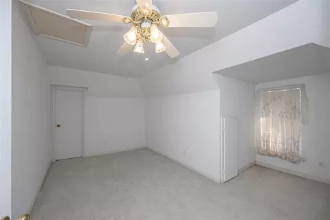 Bedroom - 104 SE 2nd St, Tuttle, OK 73089 photo 2 of 7