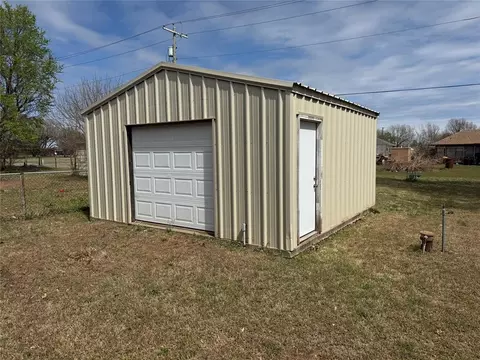 Other - 104 SE 2nd St, Tuttle, OK 73089 photo 7 of 7