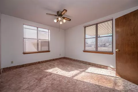 Bedroom - 104 SE 2nd St, Tuttle, OK 73089 photo 6 of 7