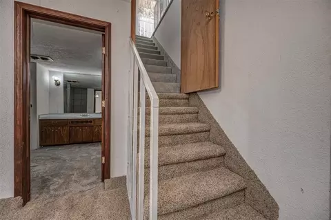 Entry Way - 104 SE 2nd St, Tuttle, OK 73089 photo 2 of 2
