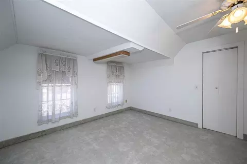 Bedroom - 104 SE 2nd St, Tuttle, OK 73089 photo 4 of 7