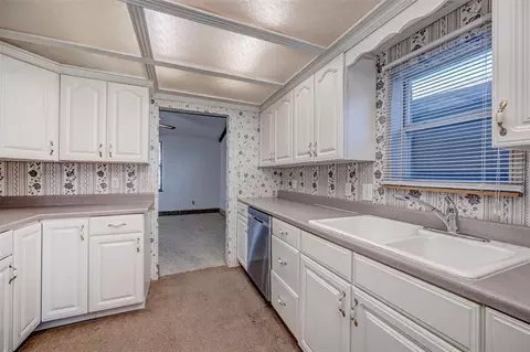 Kitchen - 104 SE 2nd St, Tuttle, OK 73089 photo 2 of 4