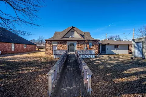 Other - 104 SE 2nd St, Tuttle, OK 73089 photo 2 of 7