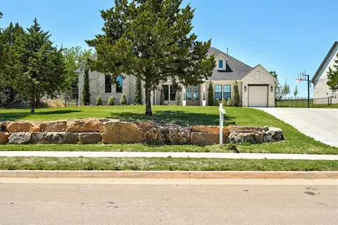8111 Goldfinch Dr, Guthrie, OK 73044