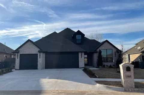 13805 Pennyworth Dr, Yukon, OK 73099