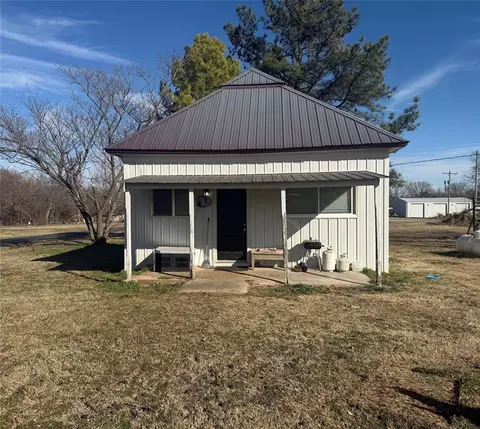 840694 N Third St, Kendrick, OK 74079