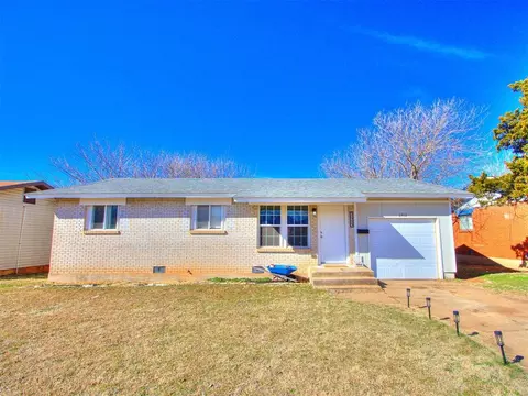 2413 Queensbury Rd, Moore, OK 73160