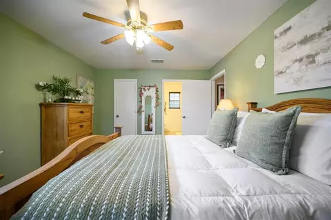 Bedroom - 105 Raintree Rd, Broken Bow, OK 74728 photo 2 of 10