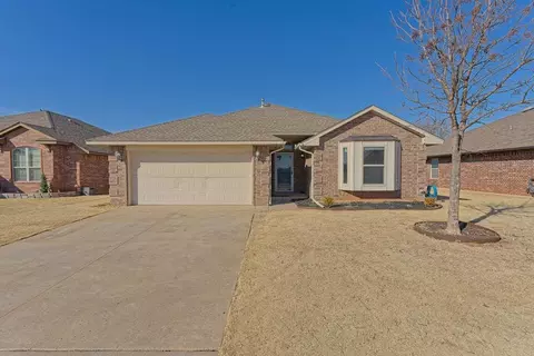4413 Boardwalk Ave, Moore, OK 73160