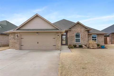 7309 Elaine St, Yukon, OK 73099