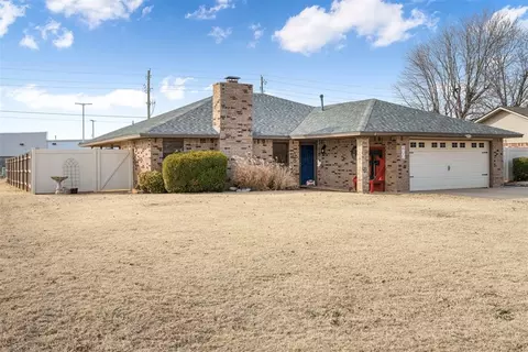 400 Willow Dr, Elk City, OK 73644