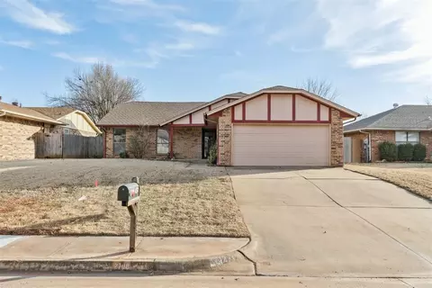 2708 Greenfield Dr, Edmond, OK 73012
