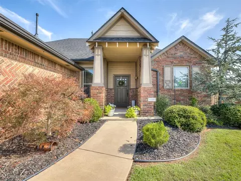 9105 NW 89th St, Yukon, OK 73099