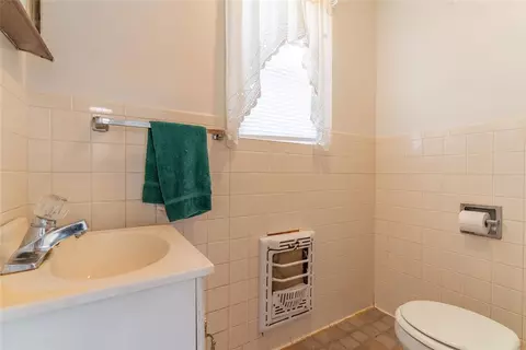 Bath - 1200 W Main St, Watonga, OK 73772 photo 2 of 2