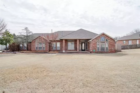 900 Driver Ln, Edmond, OK 73025