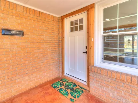 Exterior - 1021 W Apache St, Norman, OK 73069 photo 4 of 13