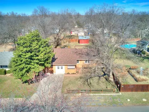 View/Area - 1021 W Apache St, Norman, OK 73069 photo 1 of 2