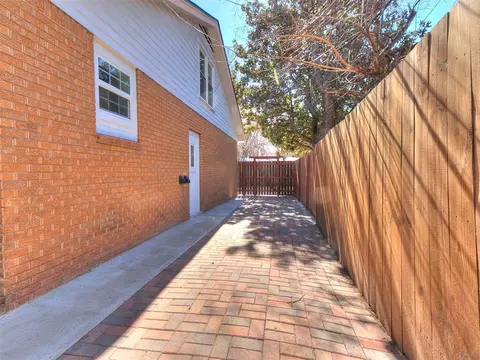Exterior - 1021 W Apache St, Norman, OK 73069 photo 12 of 13
