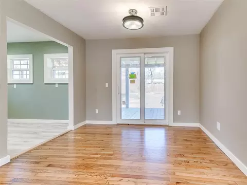 Living - 1021 W Apache St, Norman, OK 73069 photo 2 of 6