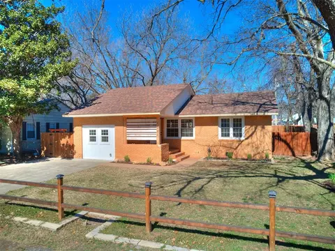 Exterior - 1021 W Apache St, Norman, OK 73069 photo 13 of 13