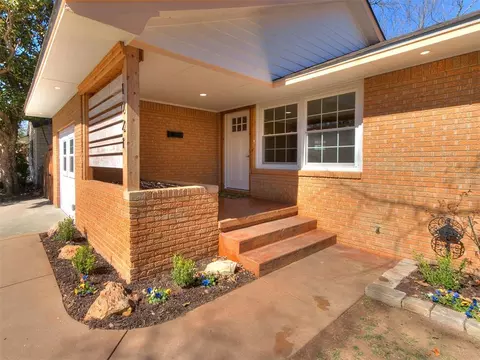 Exterior - 1021 W Apache St, Norman, OK 73069 photo 3 of 13