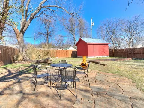 Exterior - 1021 W Apache St, Norman, OK 73069 photo 11 of 13